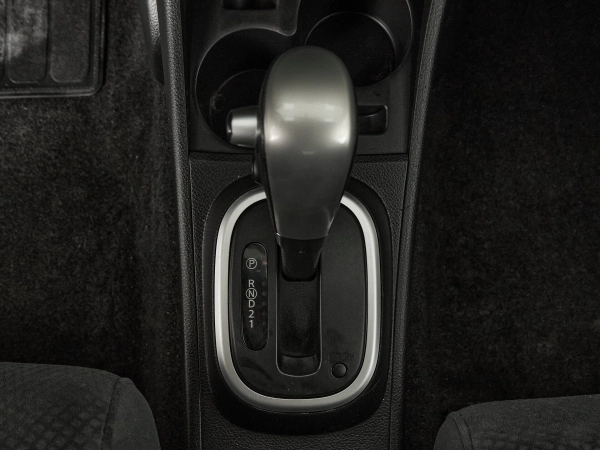 Nissan Tiida, I Рестайлинг фото №17