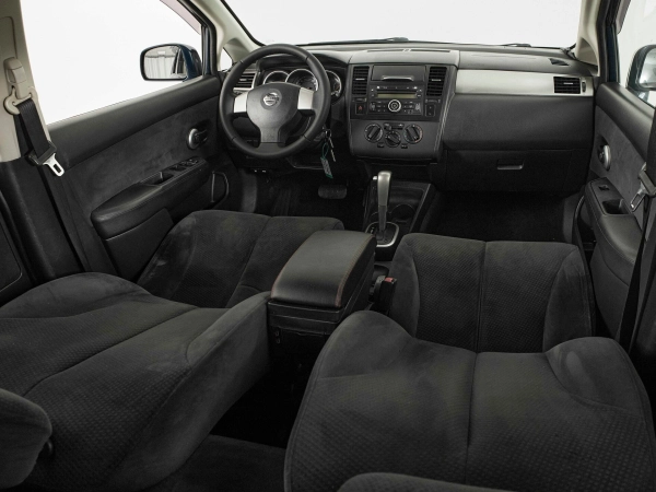 Nissan Tiida, I Рестайлинг фото №9