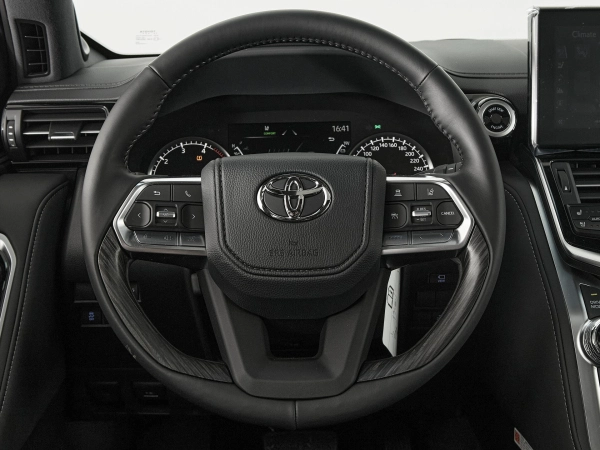 Toyota Land Cruiser, 300 Series фото №10