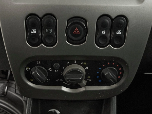 Renault Sandero, I фото №10