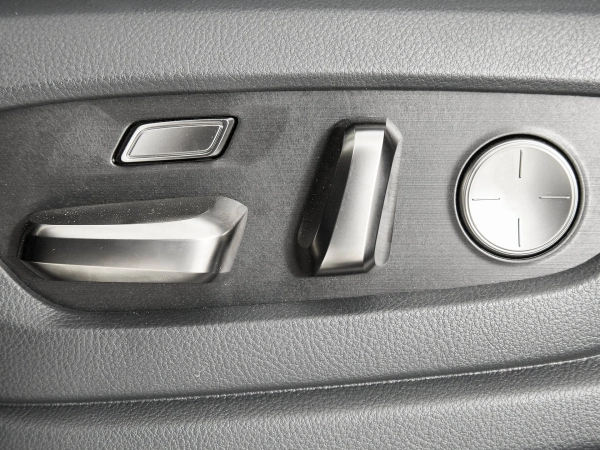 Lexus LX, IV фото №20