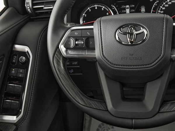 Toyota Land Cruiser, 300 Series фото №13