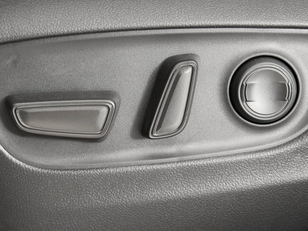 Toyota Land Cruiser, 300 Series фото №18