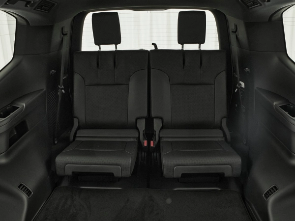 Toyota Land Cruiser, 300 Series фото №35