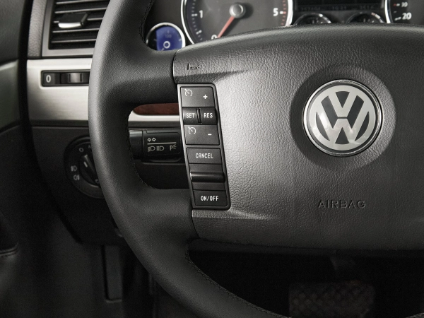 Volkswagen Touareg, I Рестайлинг фото №11