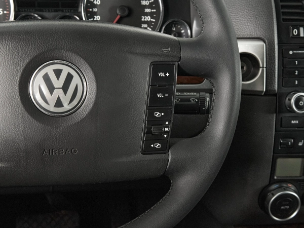 Volkswagen Touareg, I Рестайлинг фото №12