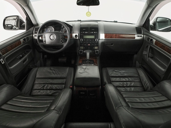 Volkswagen Touareg, I Рестайлинг фото №8