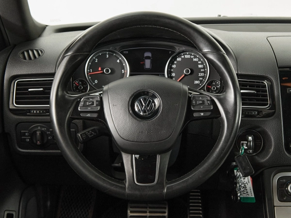 Volkswagen Touareg, II фото №9