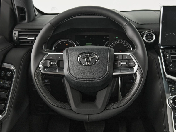 Toyota Land Cruiser, 300 Series фото №10