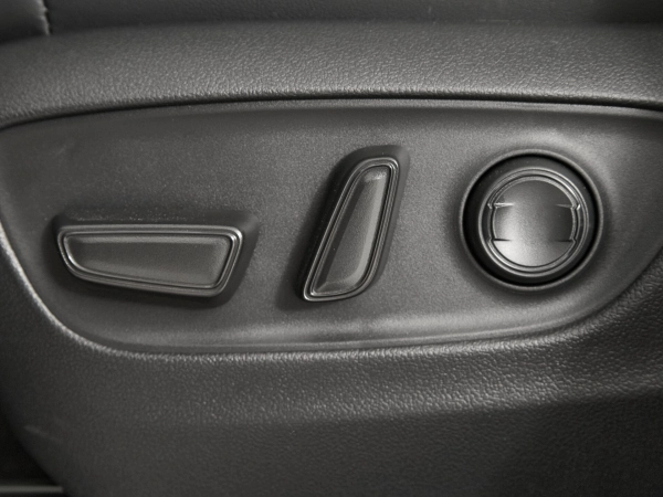 Toyota Land Cruiser, 300 Series фото №16