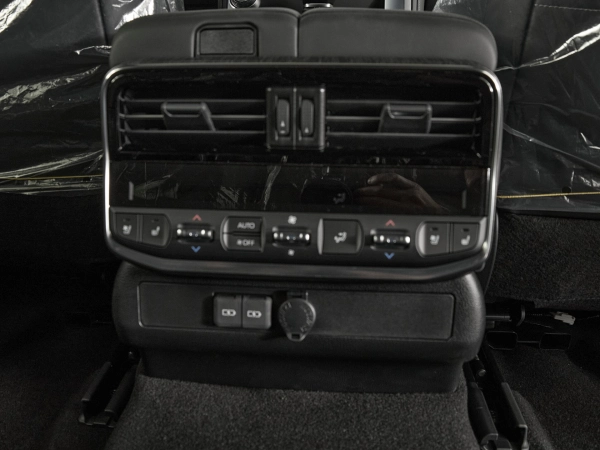 Toyota Land Cruiser, 300 Series фото №32