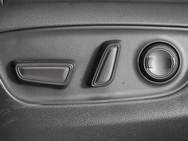 Toyota Land Cruiser, 300 Series фото №17