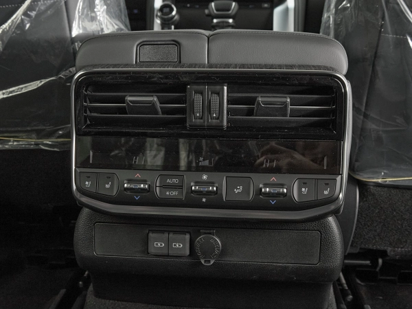 Toyota Land Cruiser, 300 Series фото №32
