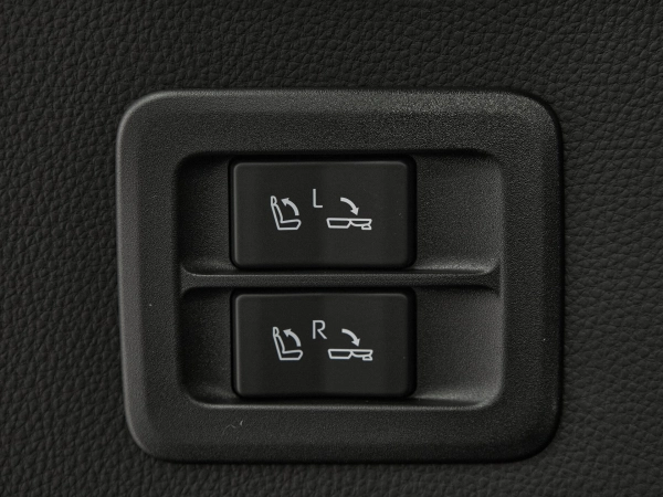 Toyota Land Cruiser, 300 Series фото №36