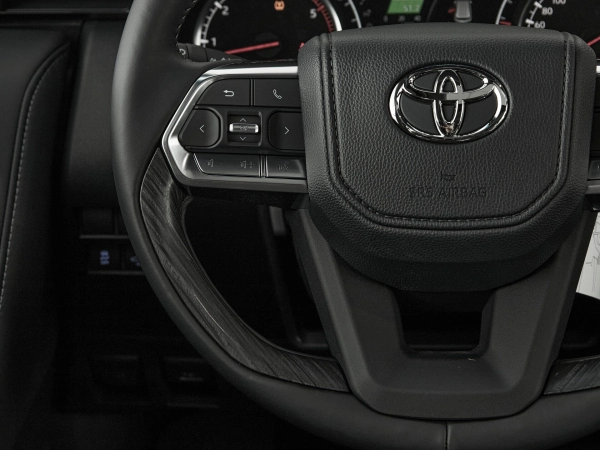 Toyota Land Cruiser, 300 Series фото №13