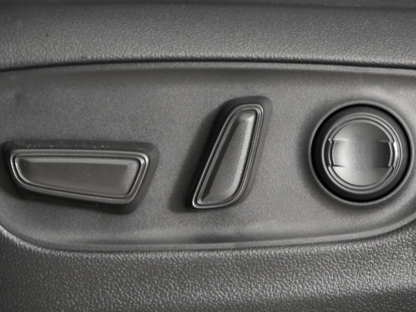 Toyota Land Cruiser, 300 Series фото №21