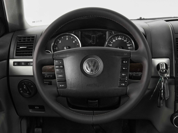 Volkswagen Touareg, I Рестайлинг фото №10