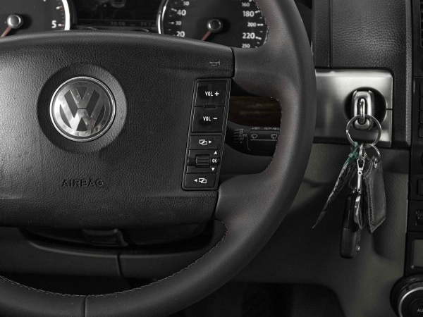 Volkswagen Touareg, I Рестайлинг фото №12