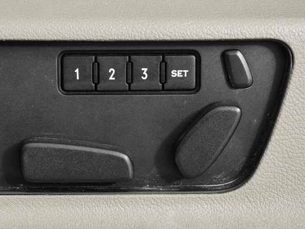 Volkswagen Touareg, I Рестайлинг фото №14