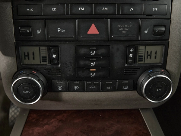 Volkswagen Touareg, I Рестайлинг фото №22