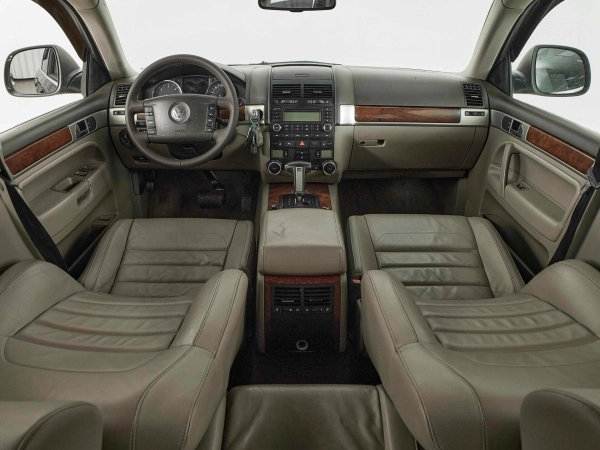 Volkswagen Touareg, I Рестайлинг фото №8