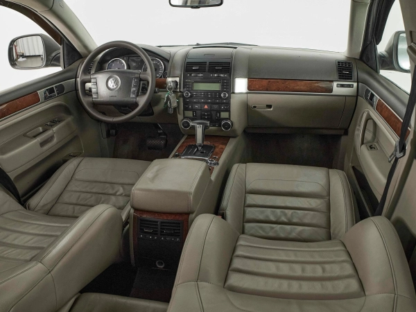 Volkswagen Touareg, I Рестайлинг фото №9