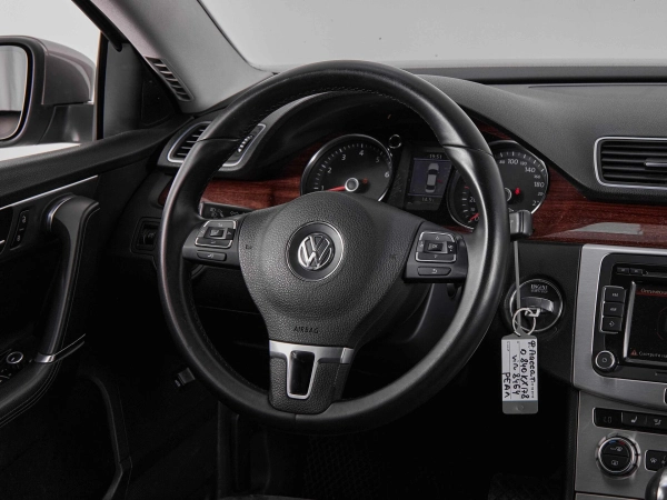 Volkswagen Passat, B7 фото №10