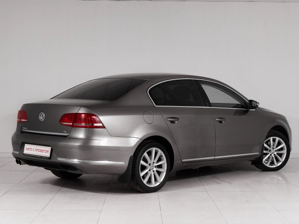 Volkswagen Passat, B7 фото №6