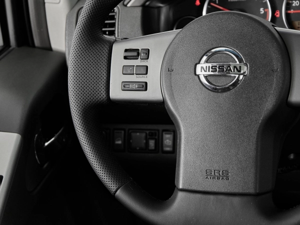 Nissan Pathfinder, III фото №12
