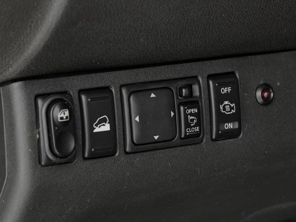 Nissan Pathfinder, III фото №17