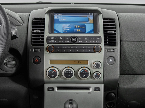 Nissan Pathfinder, III фото №18