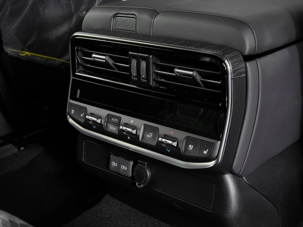 Toyota Land Cruiser, 300 Series фото №29