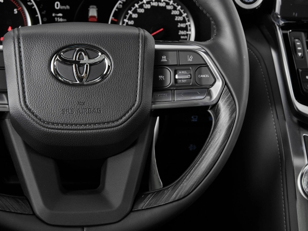 Toyota Land Cruiser, 300 Series фото №13