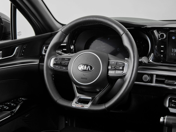 Kia K5, III фото №11