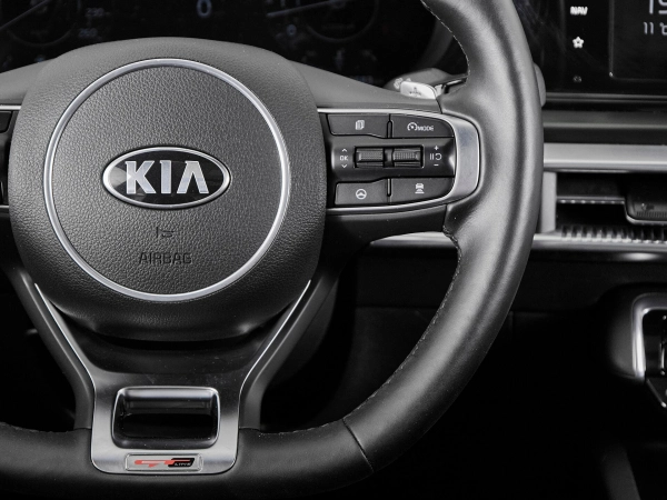 Kia K5, III фото №14