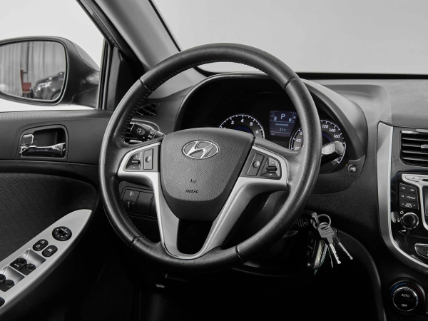 Hyundai Solaris, I фото №10