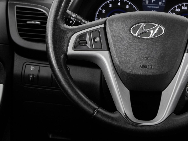 Hyundai Solaris, I фото №11
