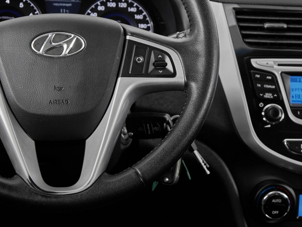 Hyundai Solaris, I фото №12