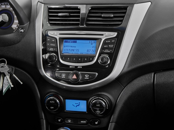Hyundai Solaris, I фото №16