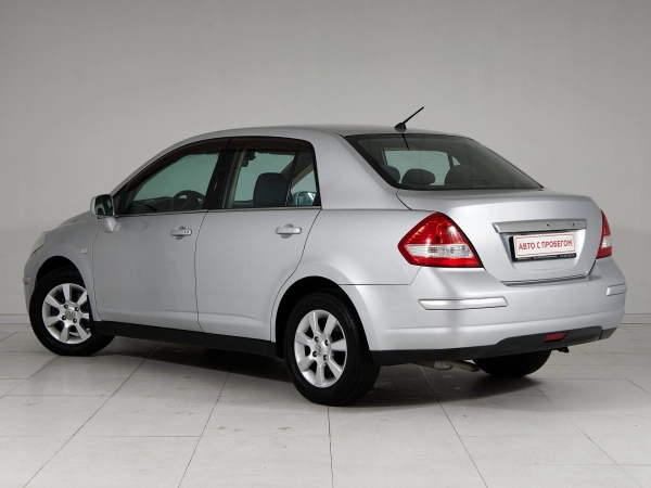 Nissan Tiida, I фото №4