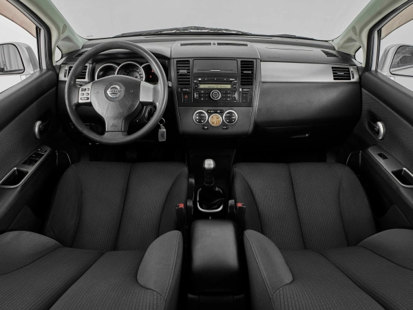 Nissan Tiida, I фото №8