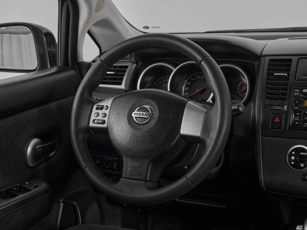 Nissan Tiida, I Рестайлинг фото №10