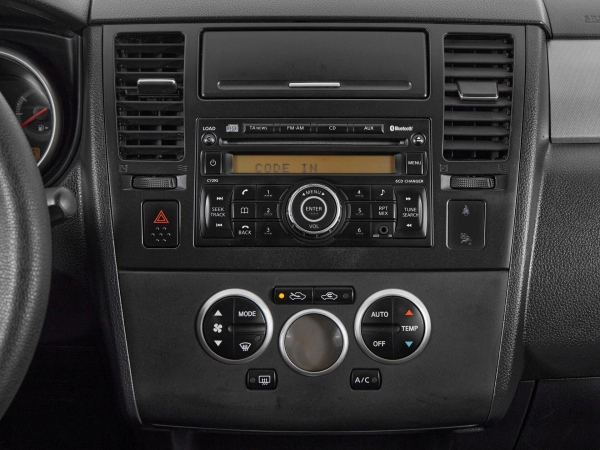 Nissan Tiida, I Рестайлинг фото №14