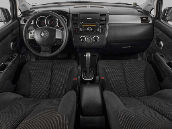 Nissan Tiida, I Рестайлинг фото №8