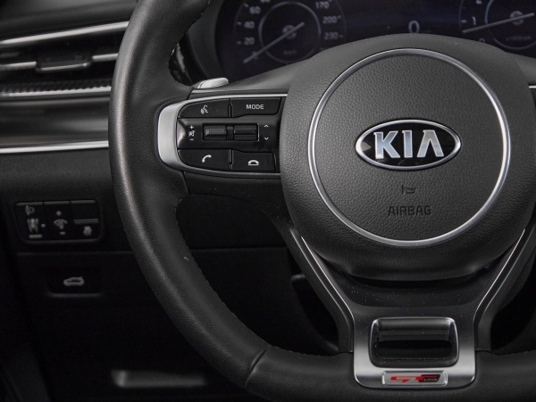 Kia K5, III фото №12