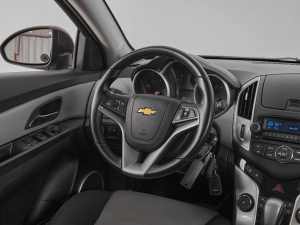 Chevrolet Cruze, I Рестайлинг фото №10