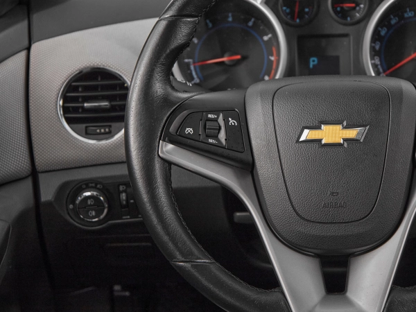 Chevrolet Cruze, I Рестайлинг фото №11