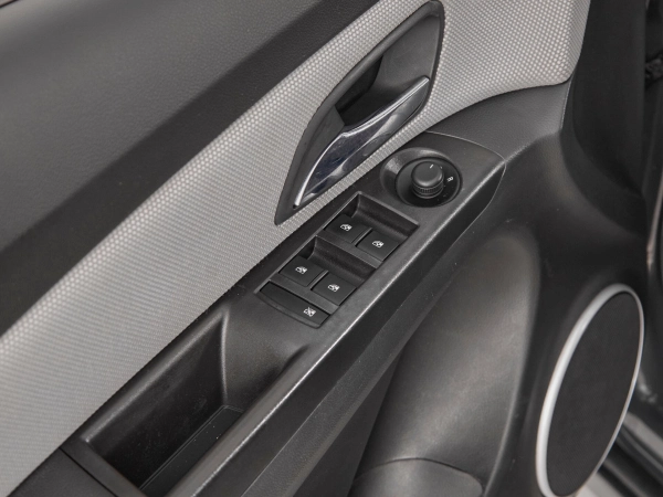 Chevrolet Cruze, I Рестайлинг фото №13