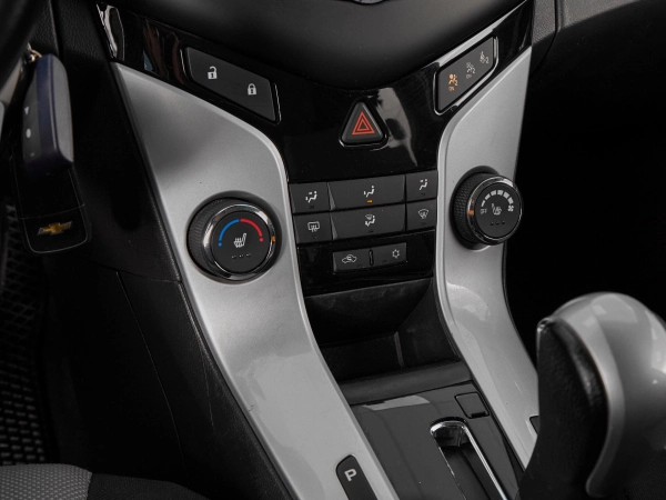 Chevrolet Cruze, I Рестайлинг фото №16