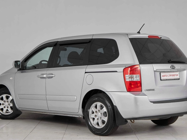 Kia Carnival, II фото №4